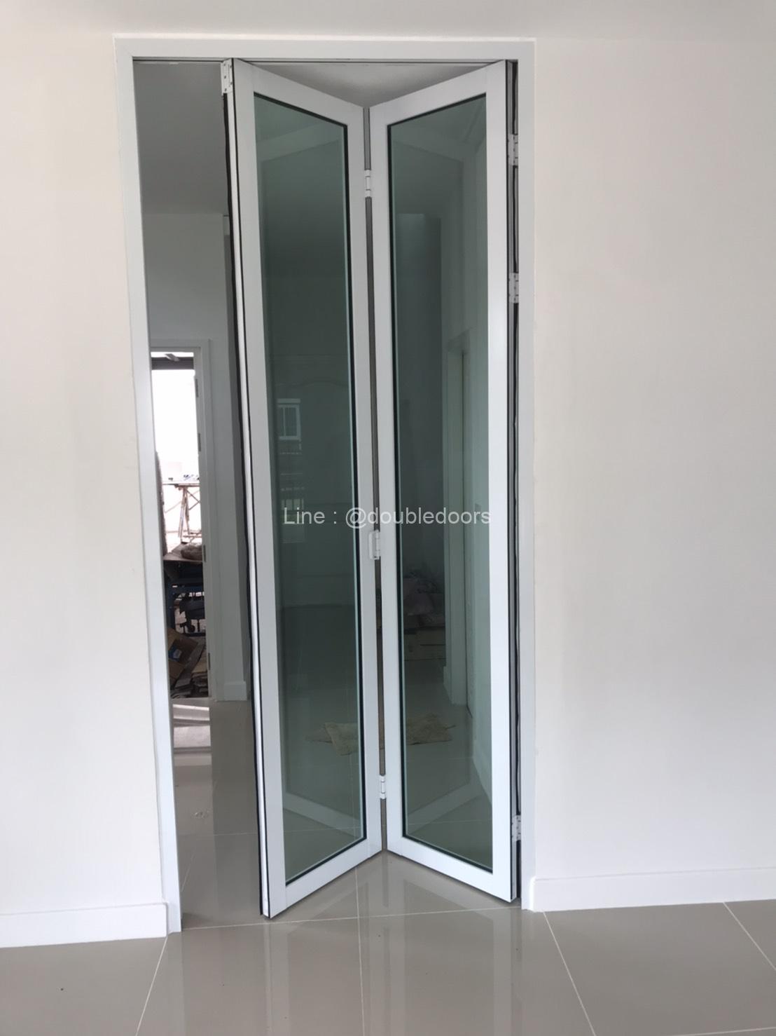 ประตูบานเฟี้ยมสีอบขาว รหัสโครงการ W-1208