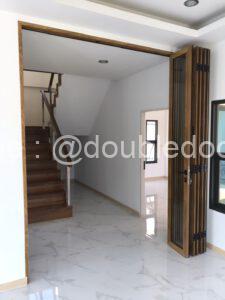 ประตูบานเฟี้ยมสีอบลายไม้ รหัสโครงการ WO-1607